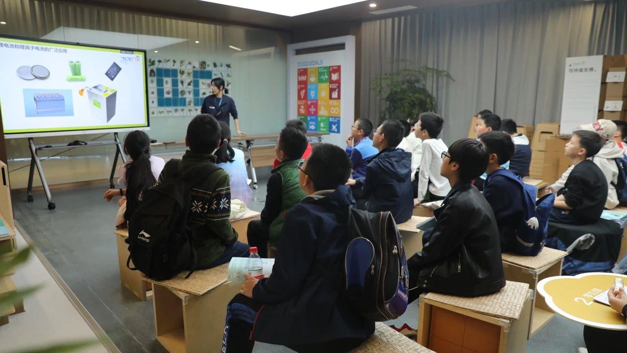 ����18(�й���)�ٷ���վ