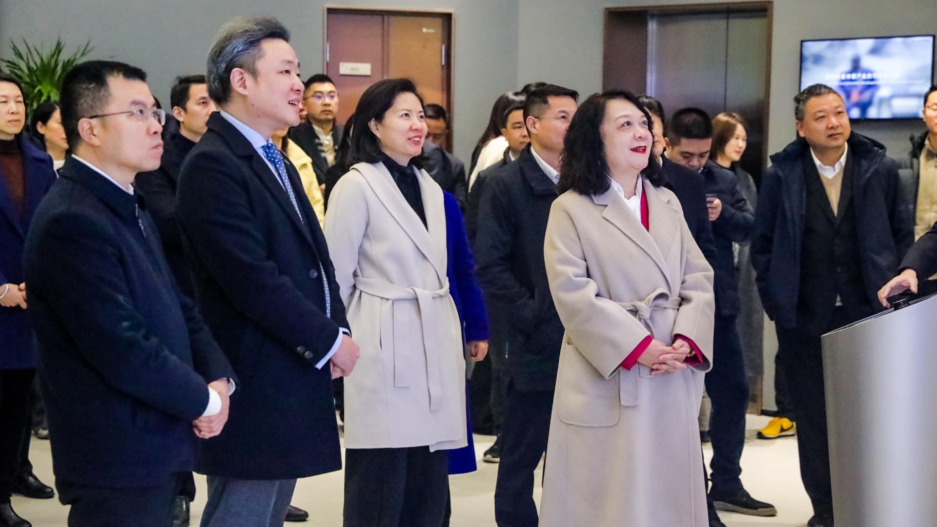 ����18(�й���)�ٷ���վ