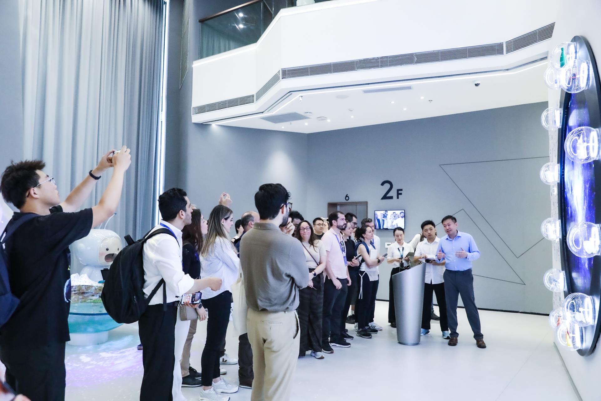 ����18(�й���)�ٷ���վ