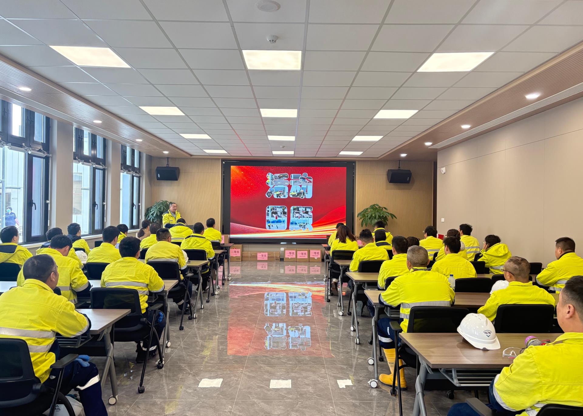 ����18(�й���)�ٷ���վ