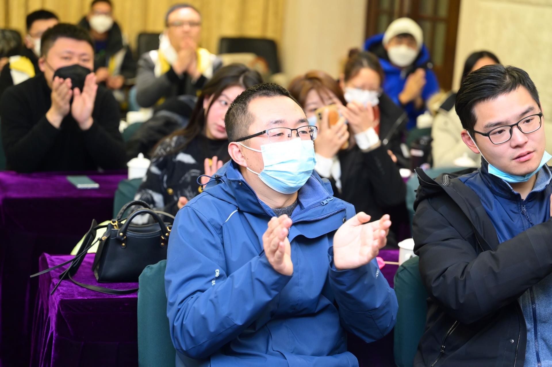 ����18(�й���)�ٷ���վ