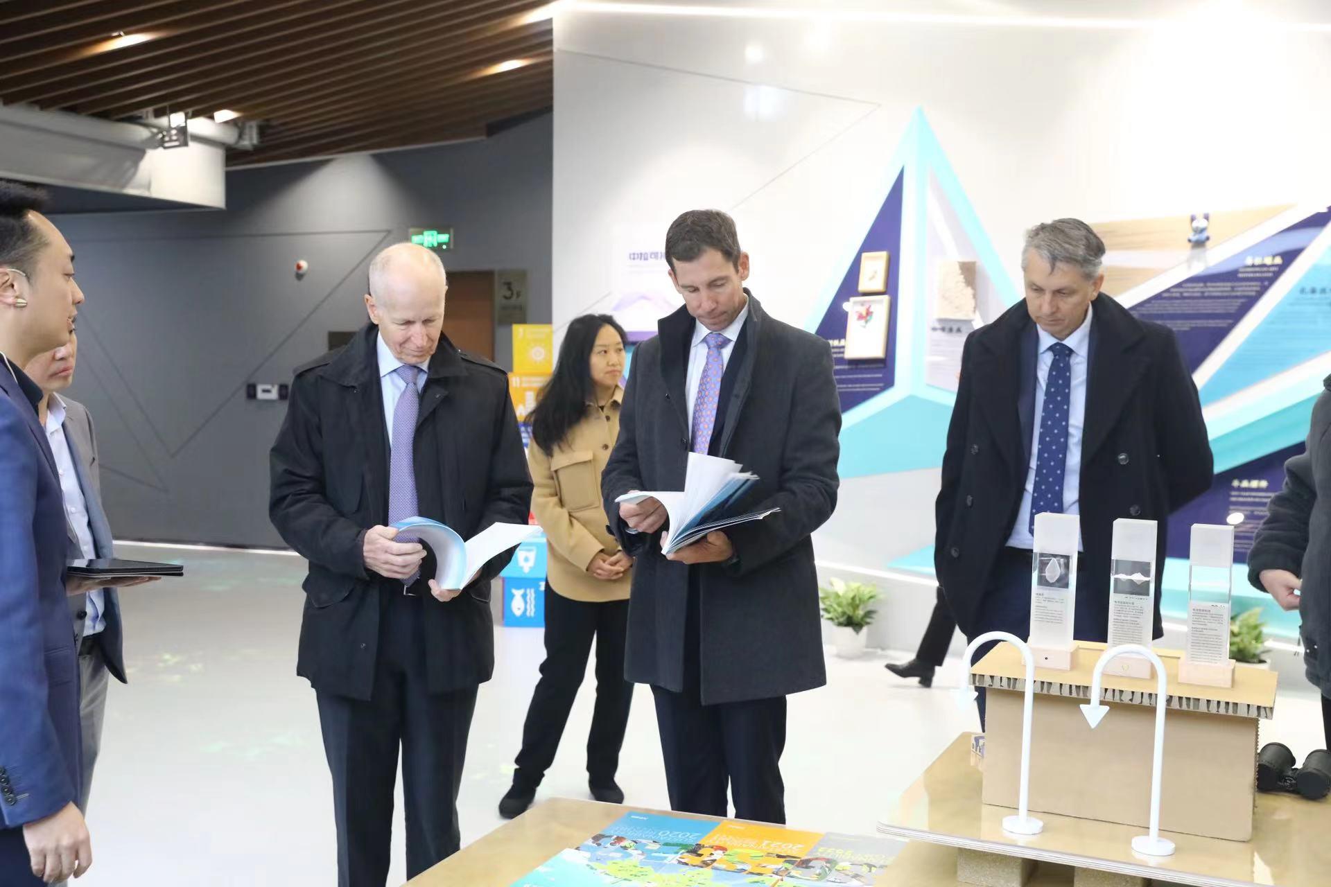 ����18(�й���)�ٷ���վ