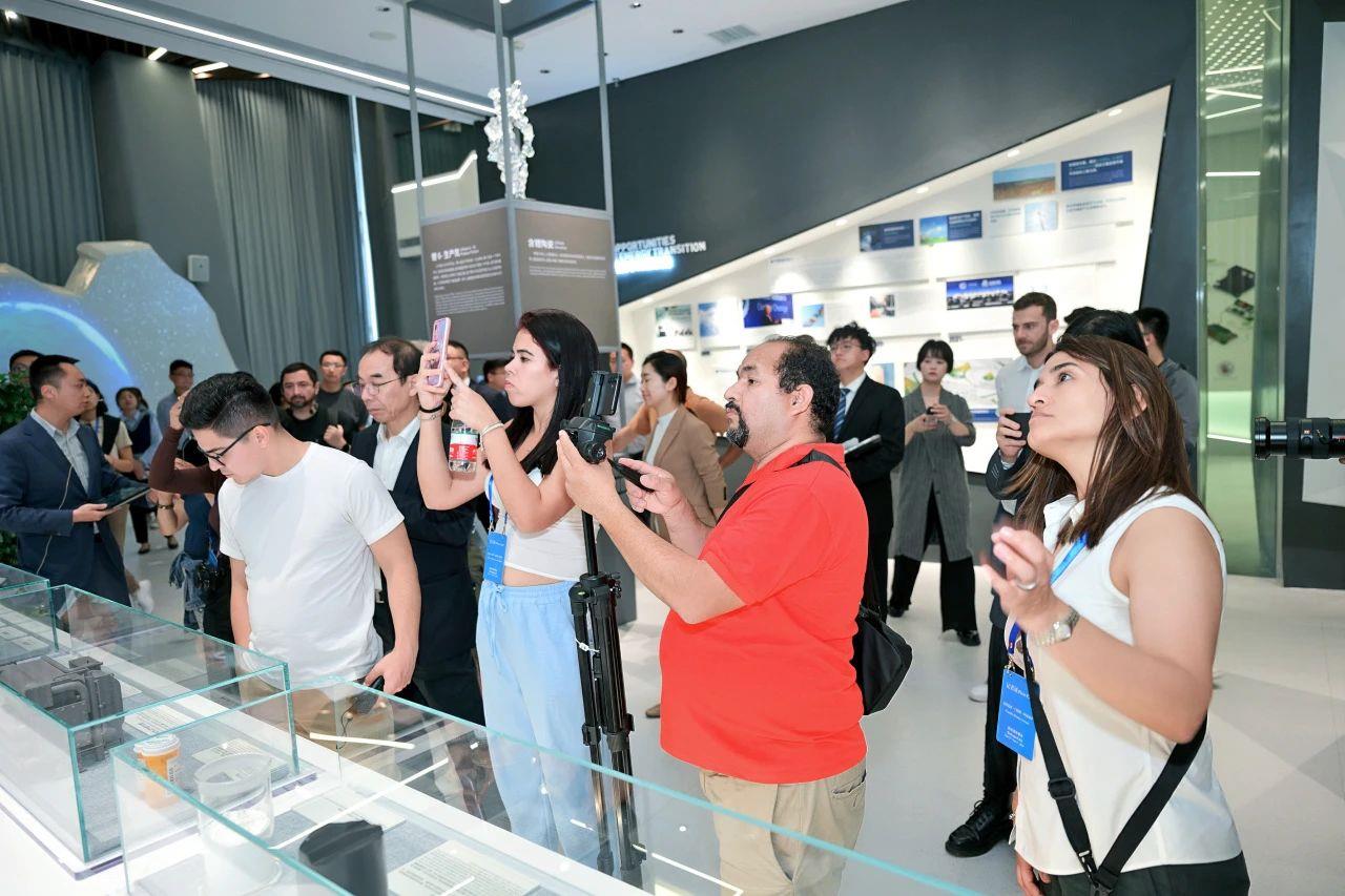 ����18(�й���)�ٷ���վ