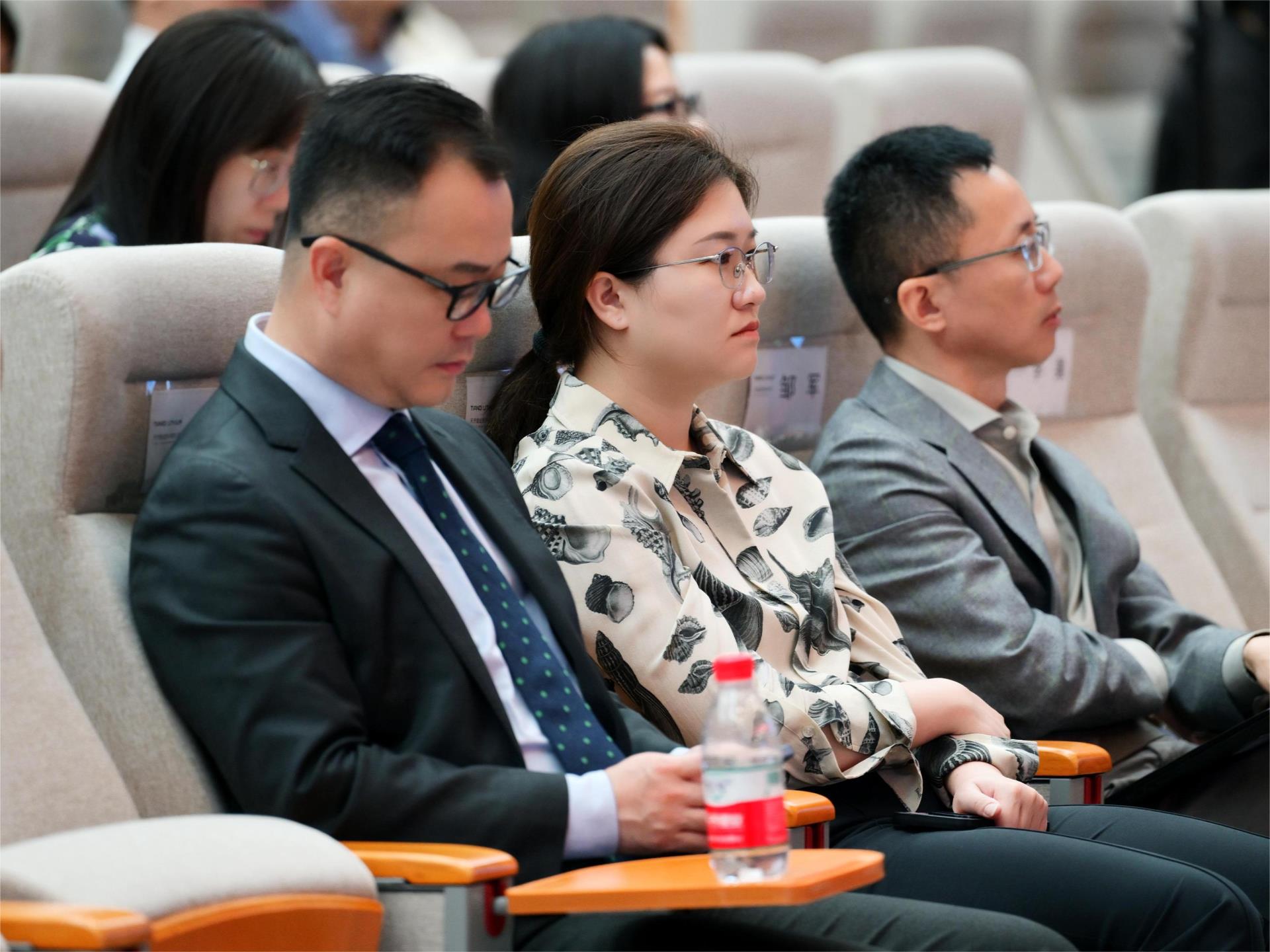 ����18(�й���)�ٷ���վ