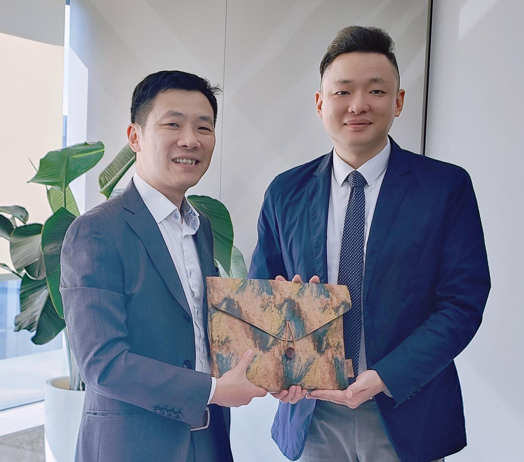 ����18(�й���)�ٷ���վ