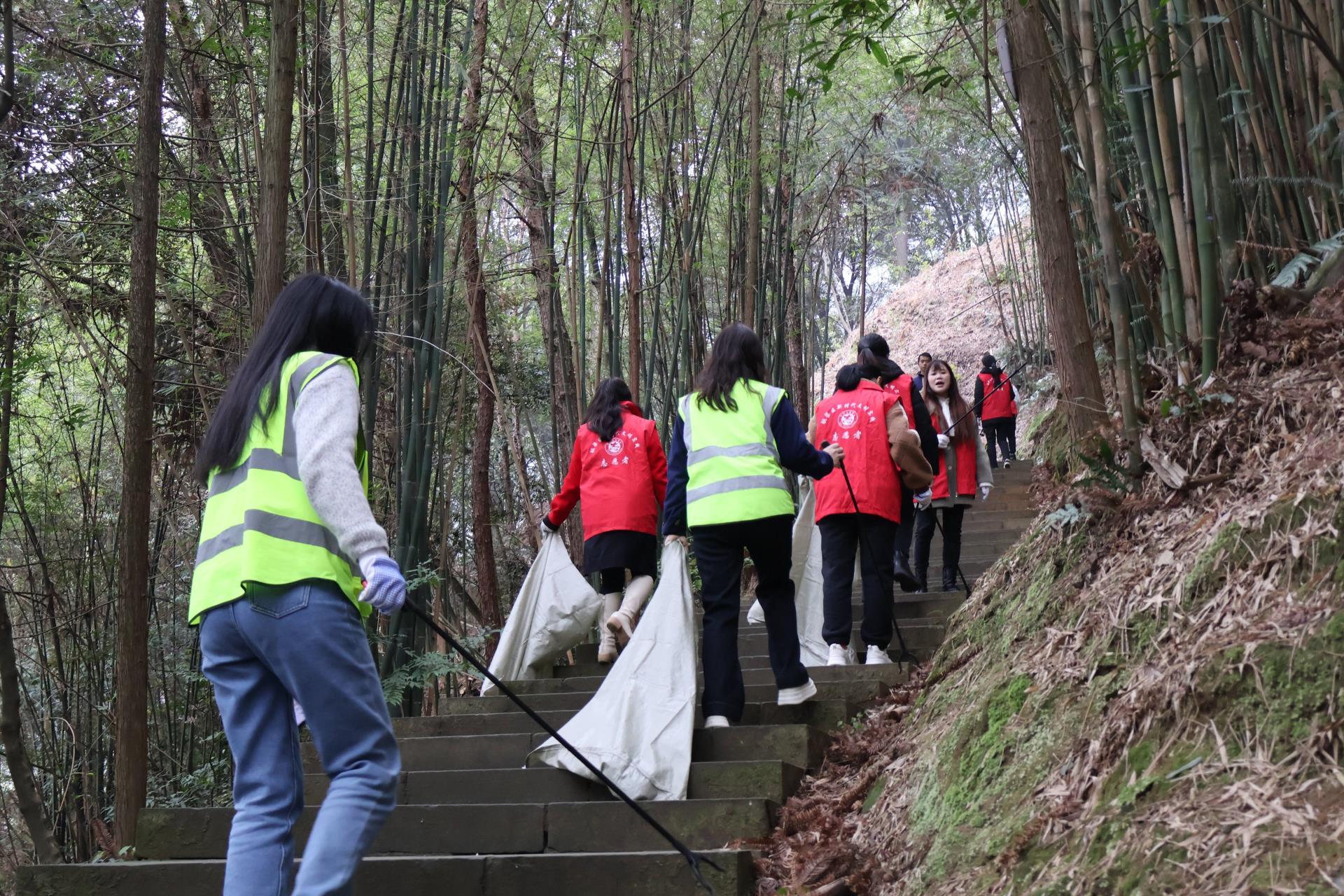 ����18(�й���)�ٷ���վ