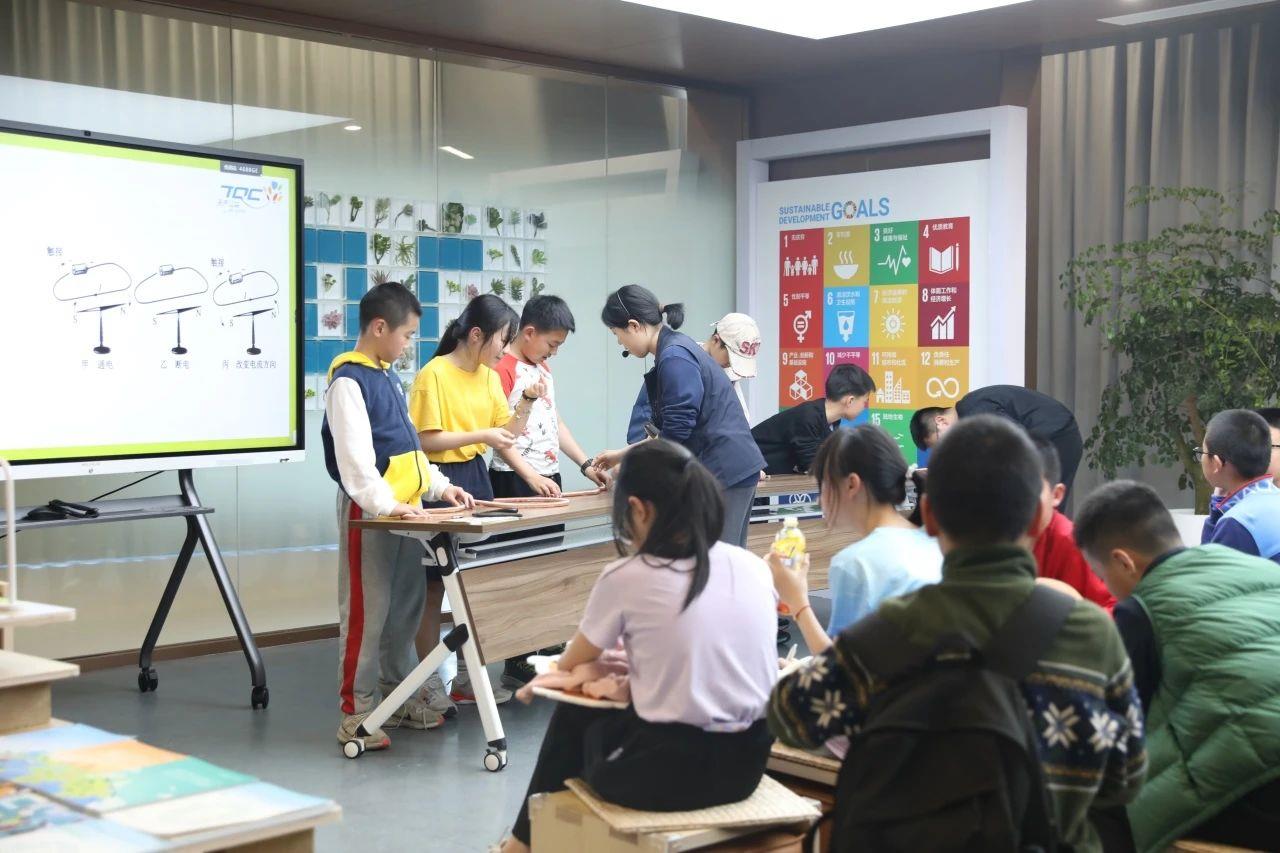 ����18(�й���)�ٷ���վ